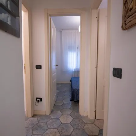 233 - Casa Milla - Centro Citta - 150metri Dal Mare E - Parcheggio Gratis Incluso *