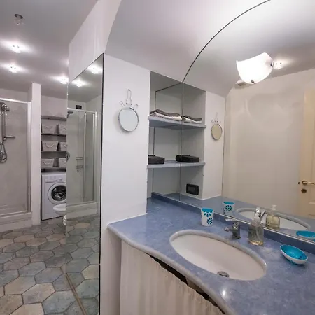 233 - Casa Milla - Centro Citta - 150metri Dal Mare E - Parcheggio Gratis Incluso *